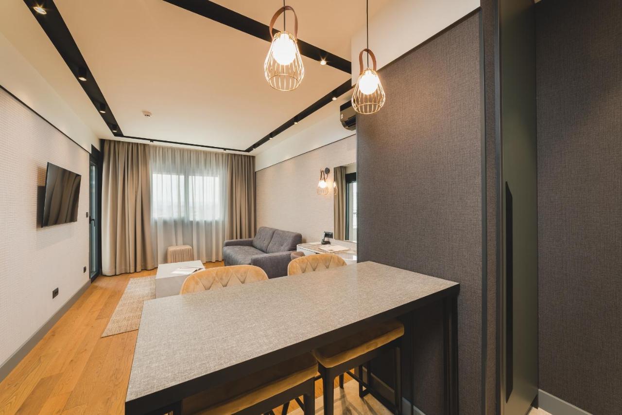 Signum Hotel Podgorica Ngoại thất bức ảnh
