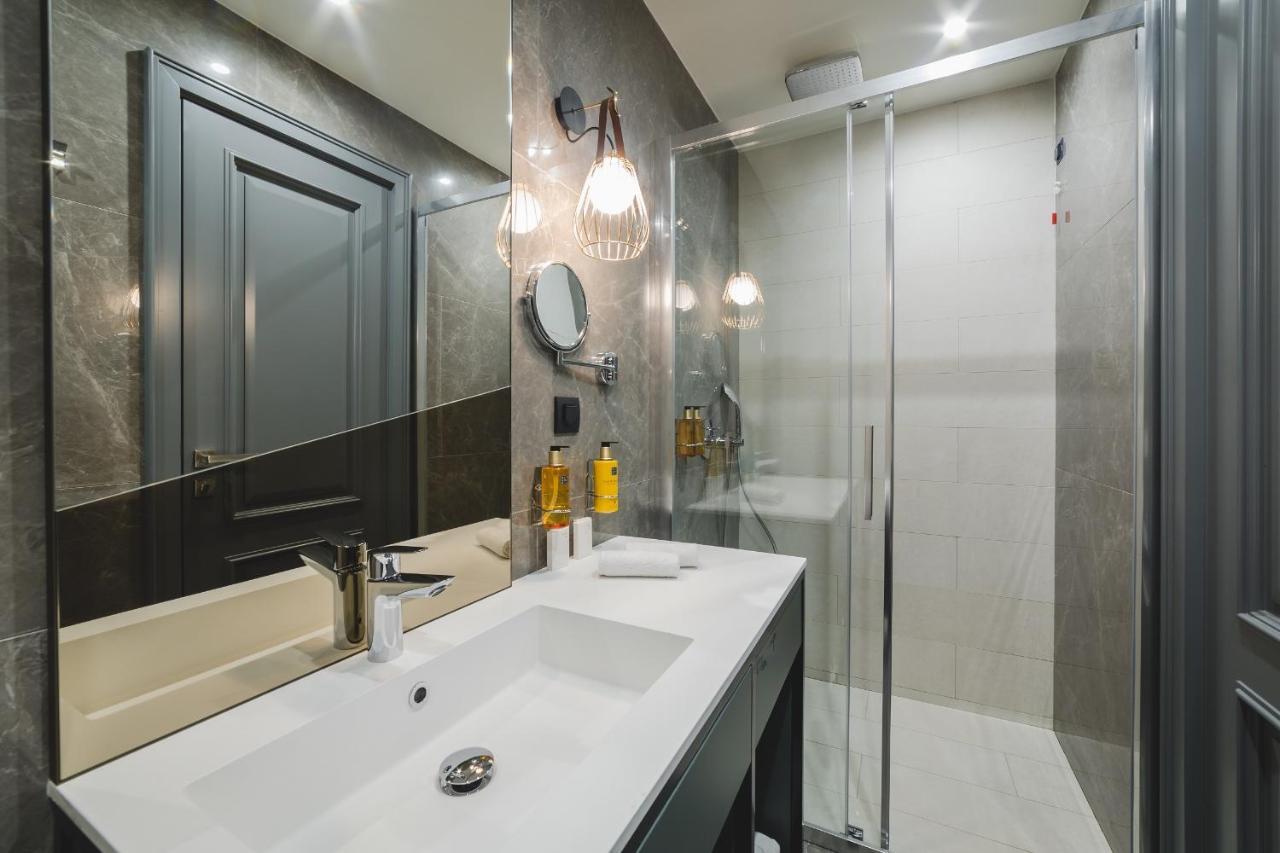 Signum Hotel Podgorica Ngoại thất bức ảnh