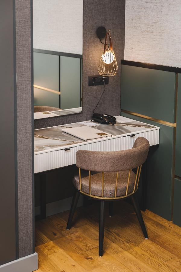 Signum Hotel Podgorica Ngoại thất bức ảnh