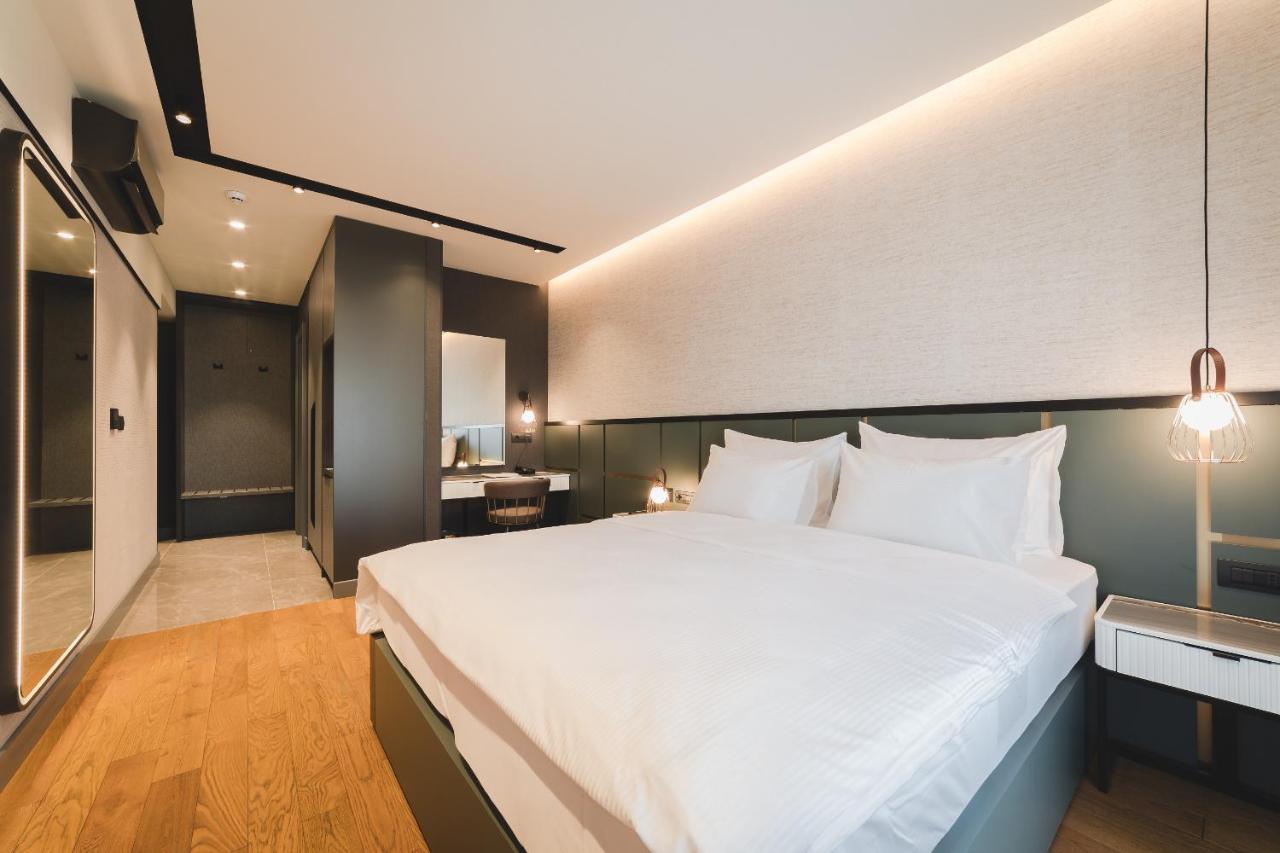 Signum Hotel Podgorica Ngoại thất bức ảnh