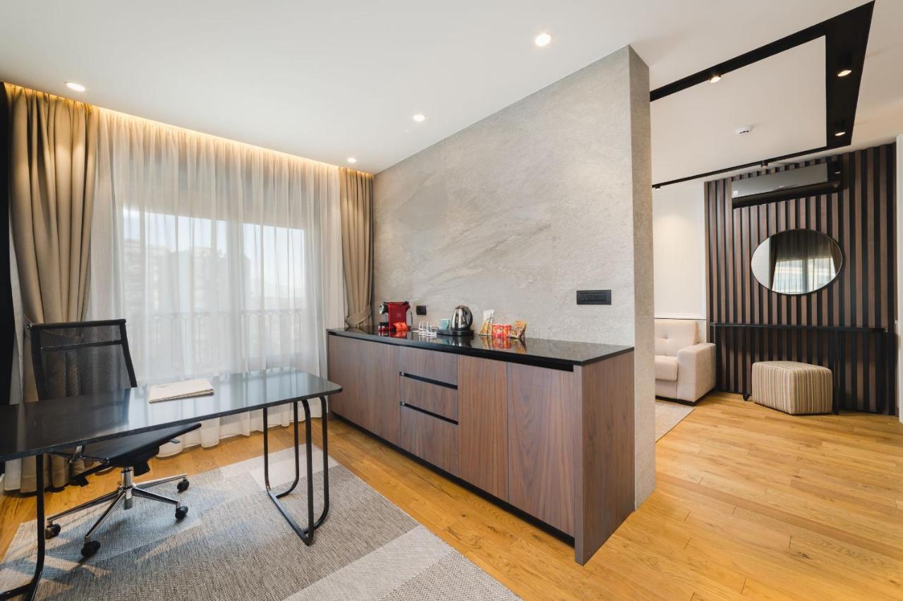 Signum Hotel Podgorica Ngoại thất bức ảnh